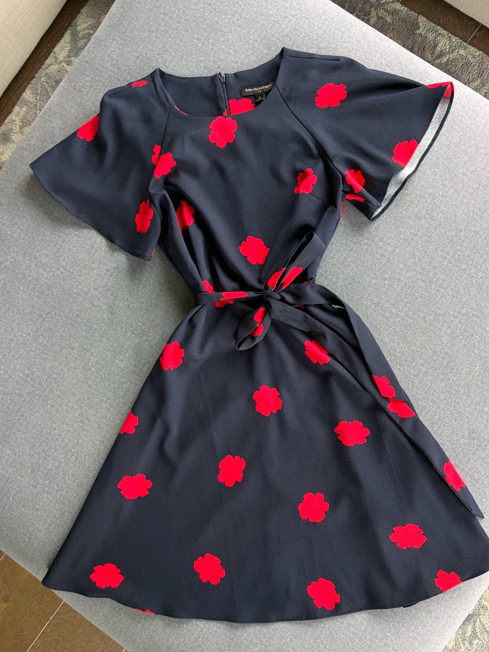 Banana Republic Navy Short Sleeve Dress w/Red Flowers | Size 0| Belt with Loops